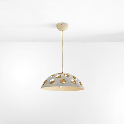 Lampada a sospensione mod. 2131, alluminio laccato microforato, 1969