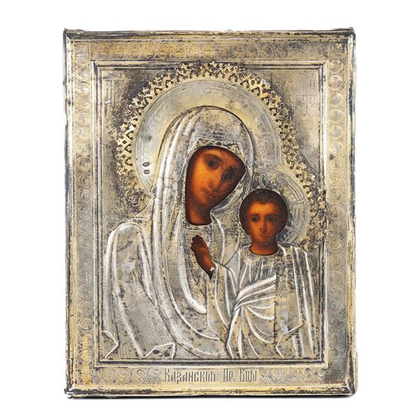Icona su tavola. Riza in argento, Mosca 1896-1908. Marchio dell'argentiere E.A non identificato Vergine di Kazan