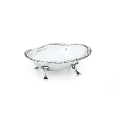 Saliera ovale, argenteria italiana del XX secolo, argento fuso e sagomato