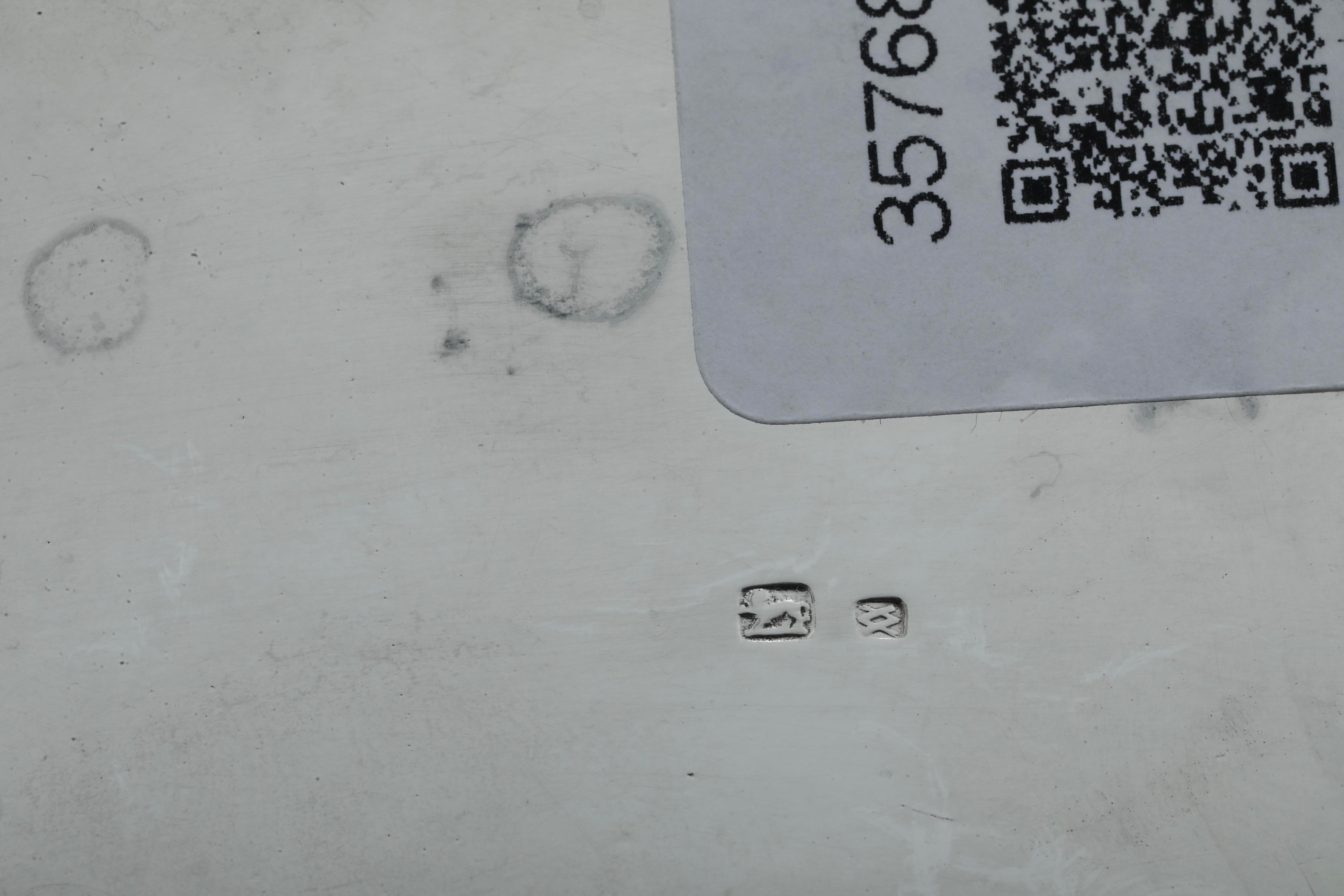 Scatola porta tè in argento fuso e sagomato, Marchio di titolo inglese di ricontrollo