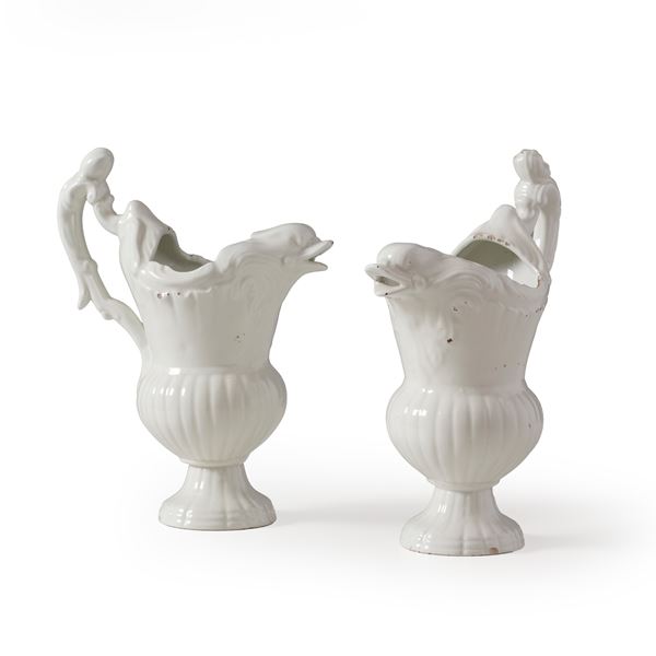 Coppia di versatoi, primi del XX secolo.