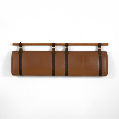 Testiera, struttura in legno rivestita in cuoio con dettagli in ottone (Italia, circa 2000)