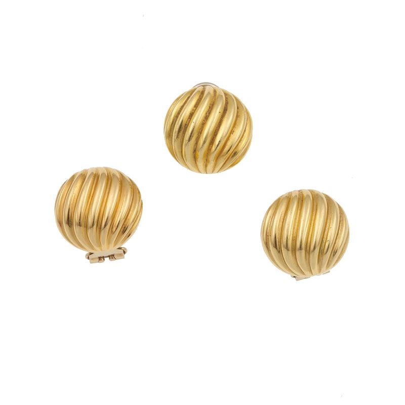 Three gold earrings  - Auction Jewels - Cambi Casa d'Aste