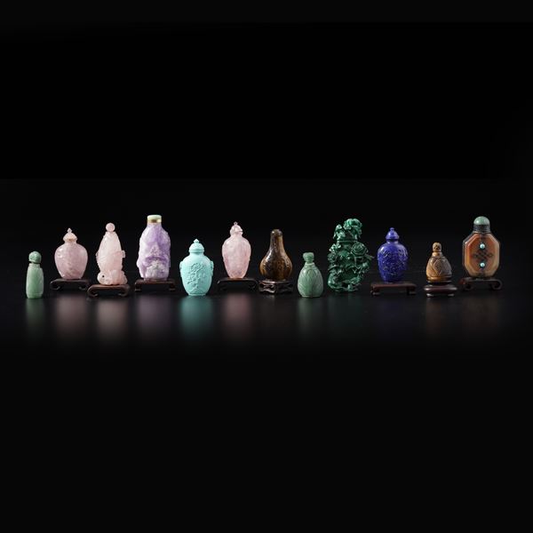 Insieme di snuff bottles in pietra dura