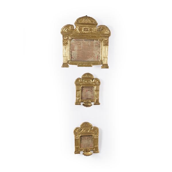Trittico di cartagloria in metallo dorato