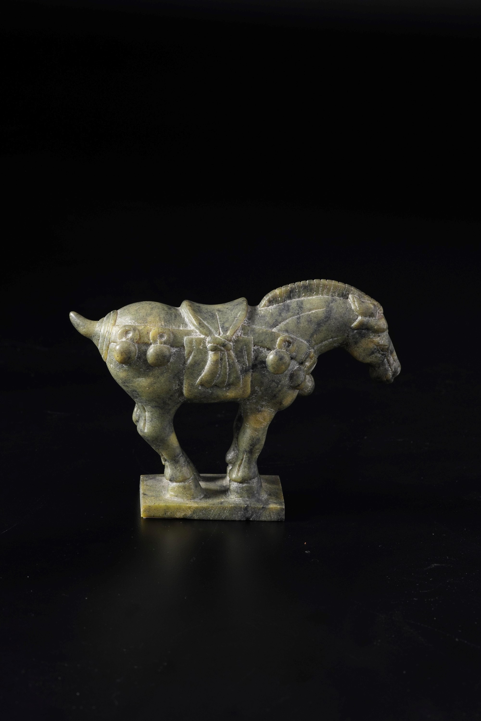 Cavallo in pietra dura. Cina XX secolo