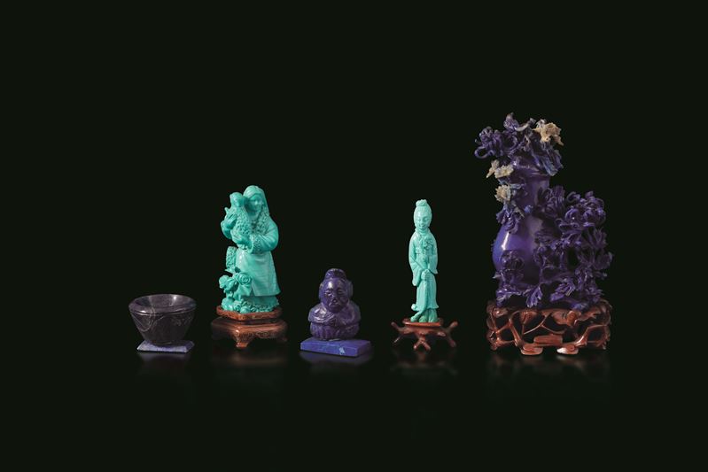 Lotto composto da cinque figure in turchese e lapislazzuli, Cina, Dinastia Qing, XIX secolo  - Asta Fine Asian Works of Art - Cambi Casa d'Aste