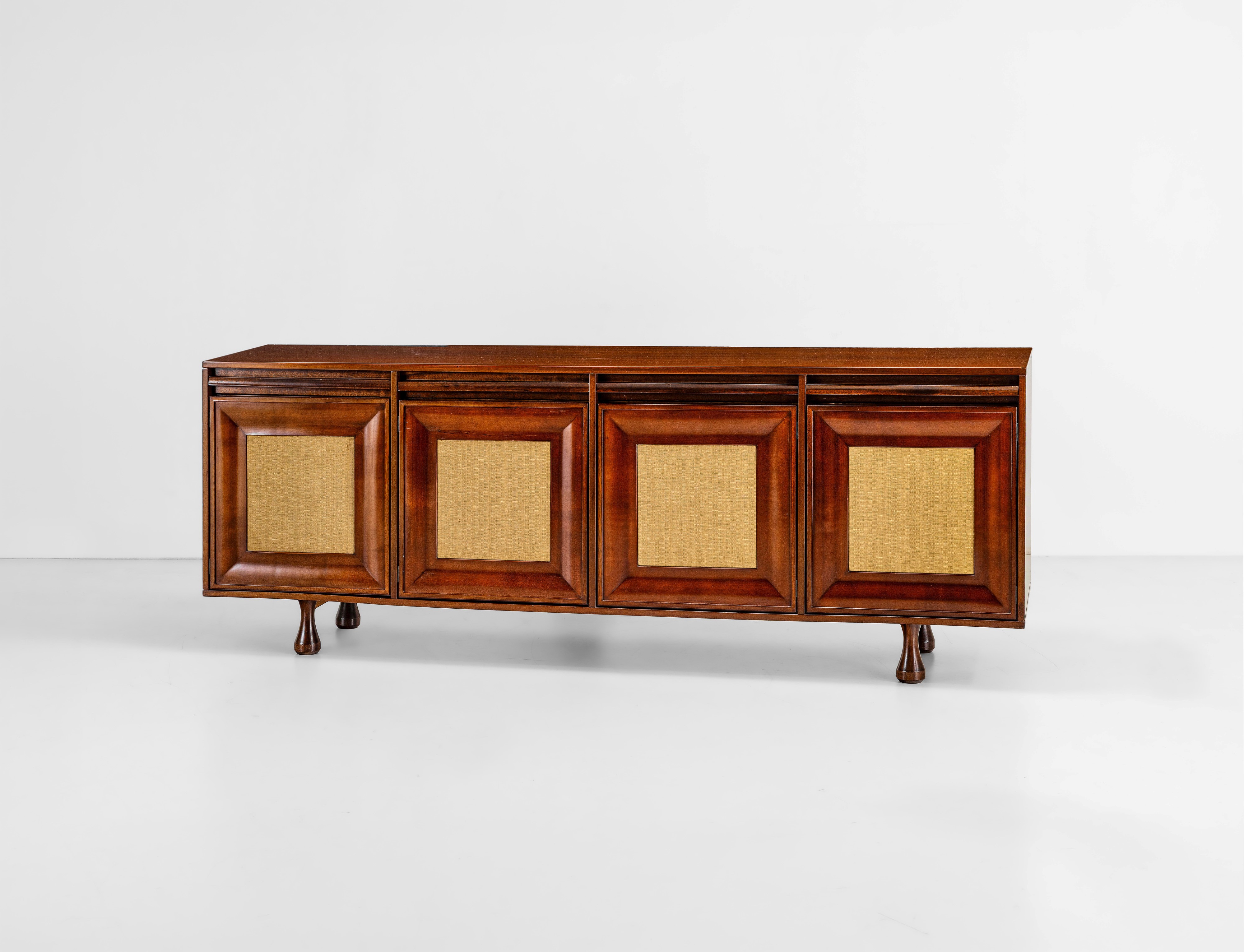 Angelo Mangiarotti - Mobile contenitore in legno e tessuto