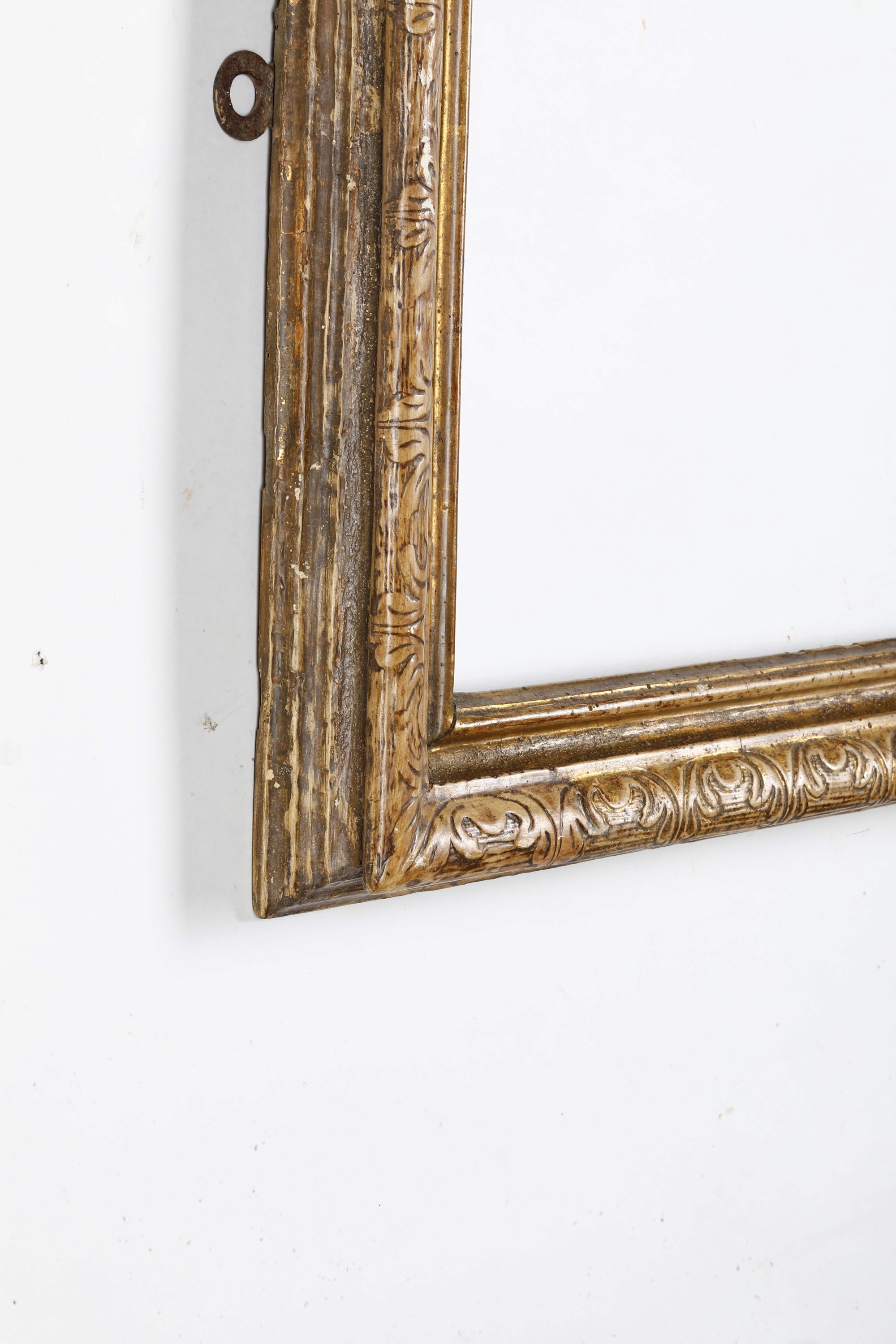 Cornice in legno e pastiglia dorati, XVIII-XIX secolo