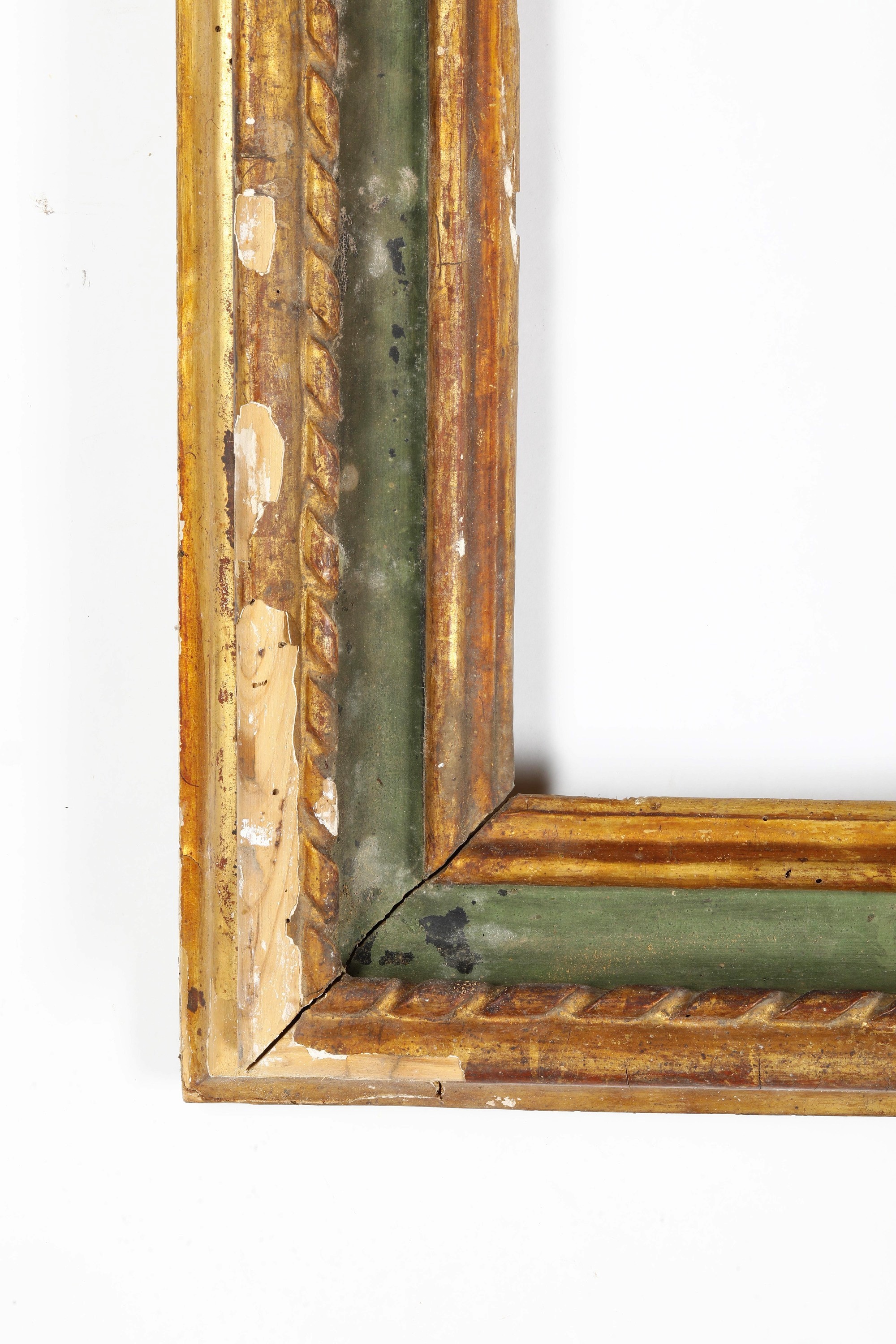 Cornice, XVIII secolo in legno dipinto e dorato