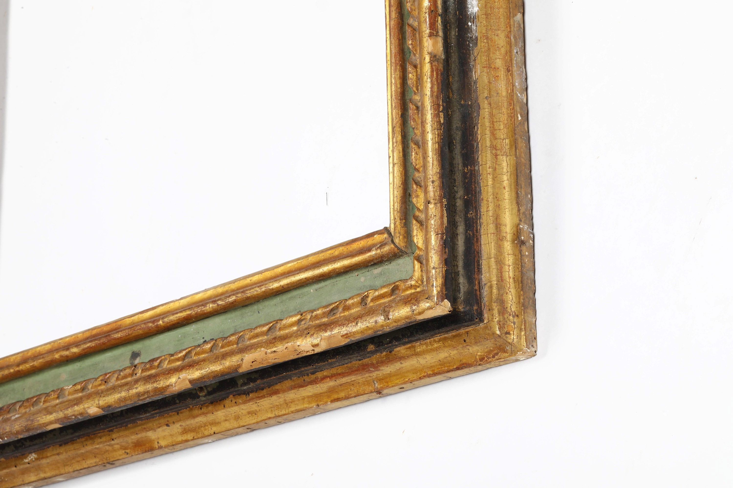 Cornice, XVIII secolo in legno dipinto e dorato