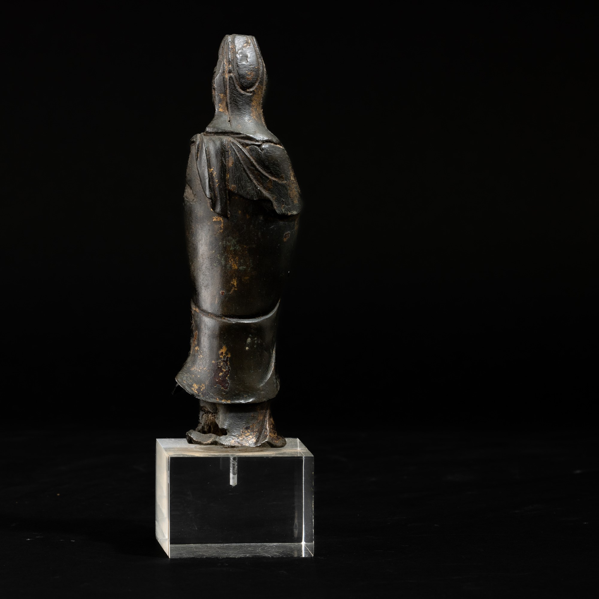 Figura di Guanyin, Cina, bronzo con laccatura, Dinastia Ming (attrib.), XVII secolo