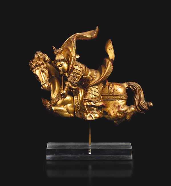 Figura di guerriero su cavallo in legno dorato, Cina, Dinastia Qing, fine XVIII secolo