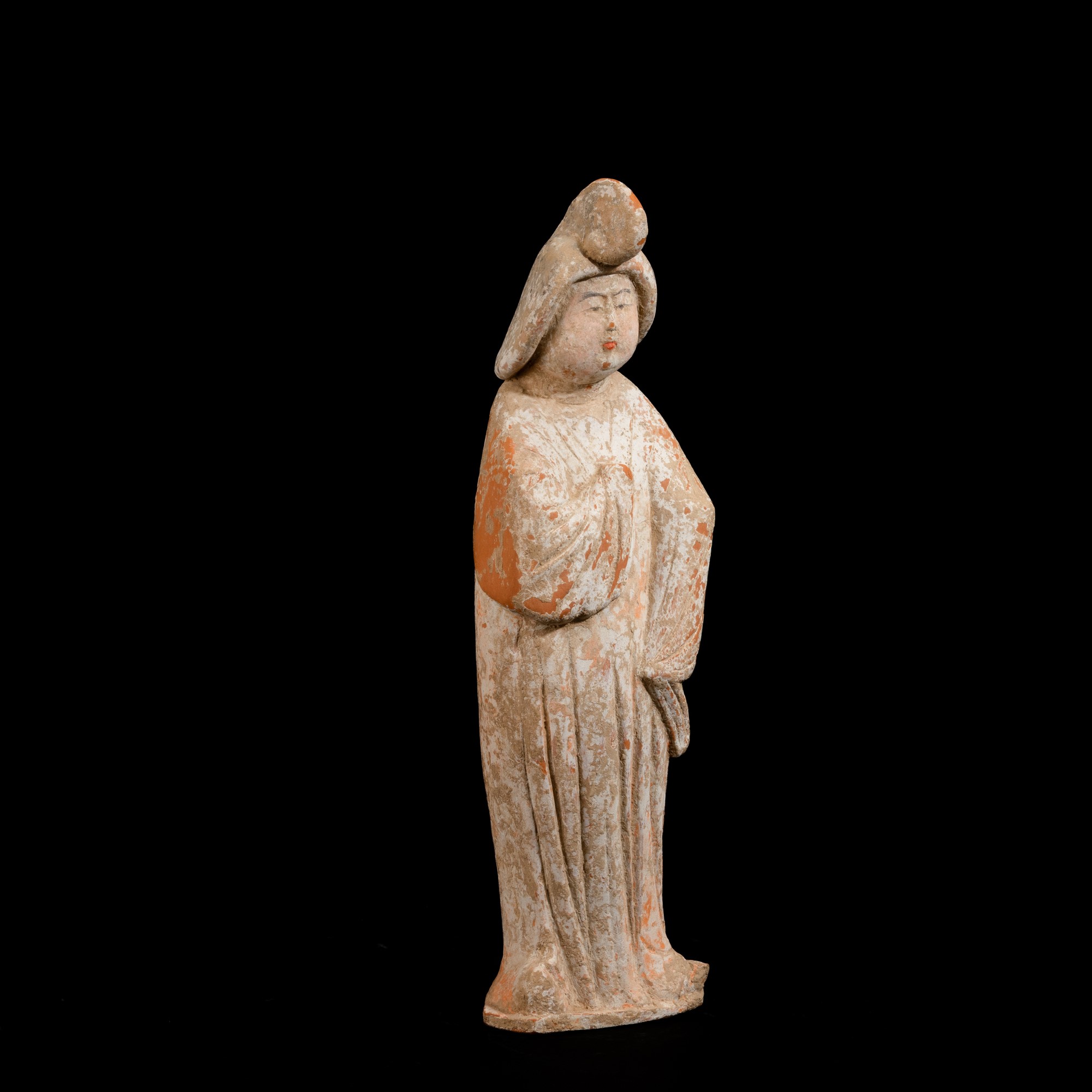 Figura di dama di corte, terracotta, Cina, Dinastia Tang (618-907 d.C.)