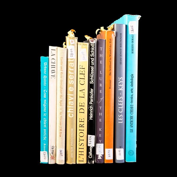 Miscellanea di dieci pubblicazioni relative alle chiavi in lingue diverse