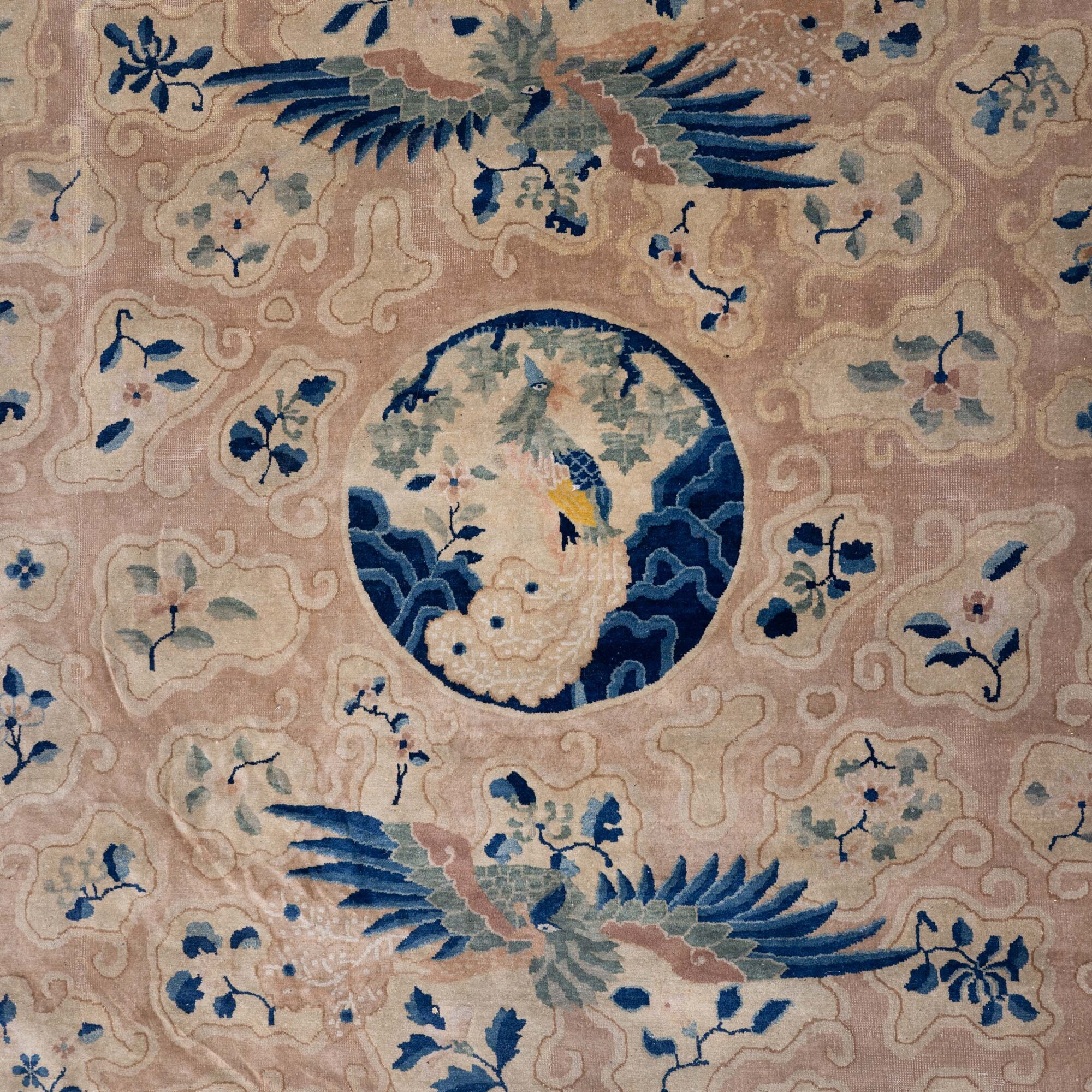 Tappeto di Pechino, Fenici e motivi floreali, Cina, inizio XX secolo