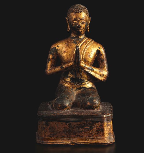 Figura di Buddha in preghiera bronzo dorato, Thailandia, XIX secolo