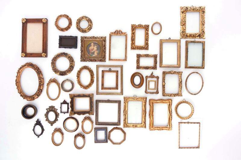 Lotto di 40 cornici piccole  - Auction Antique frames - Cambi Casa d'Aste