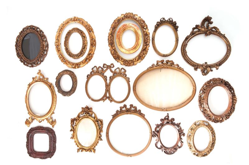 Lotto di 18 cornicette ovali  - Auction Antique frames - Cambi Casa d'Aste
