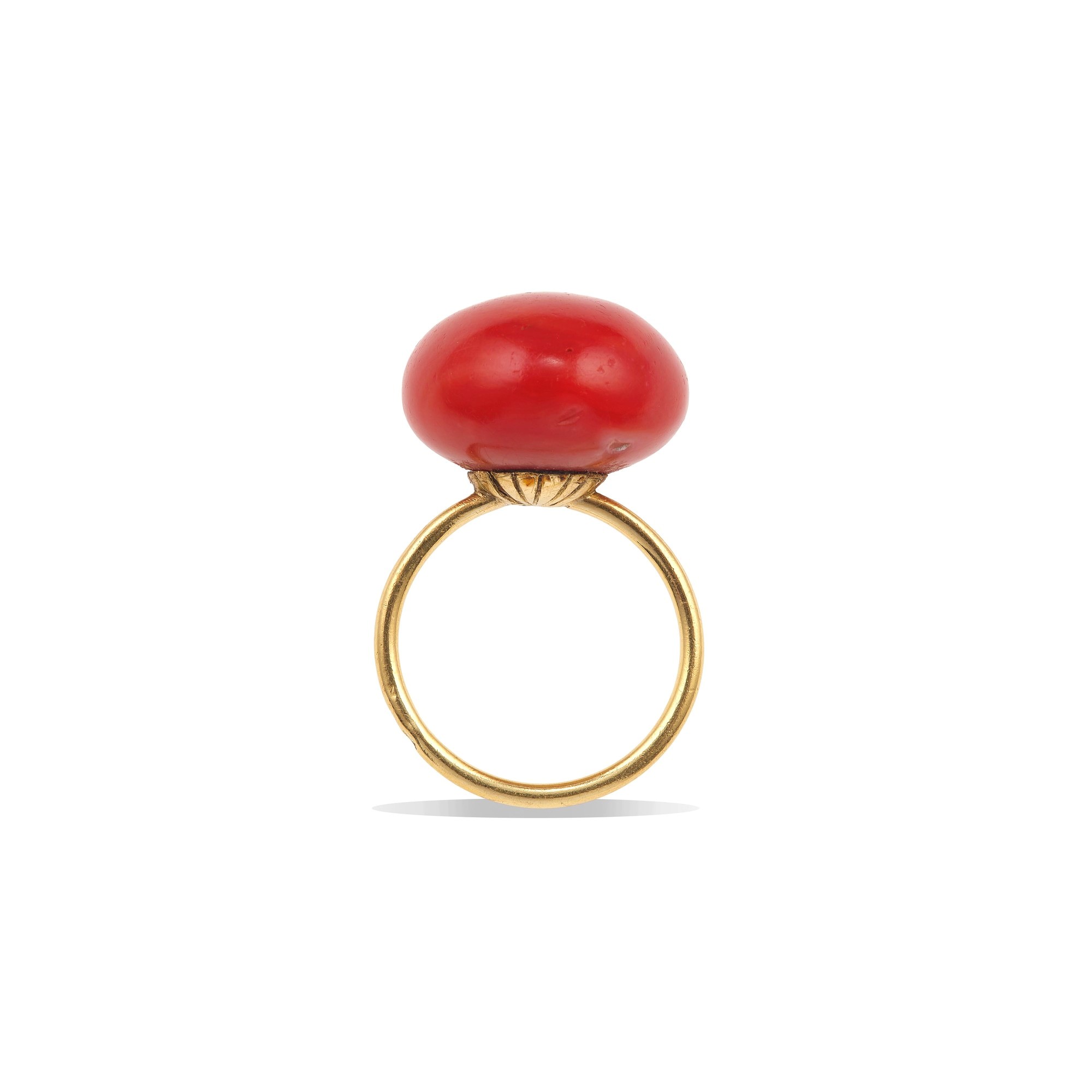 Anello con corallo rosso