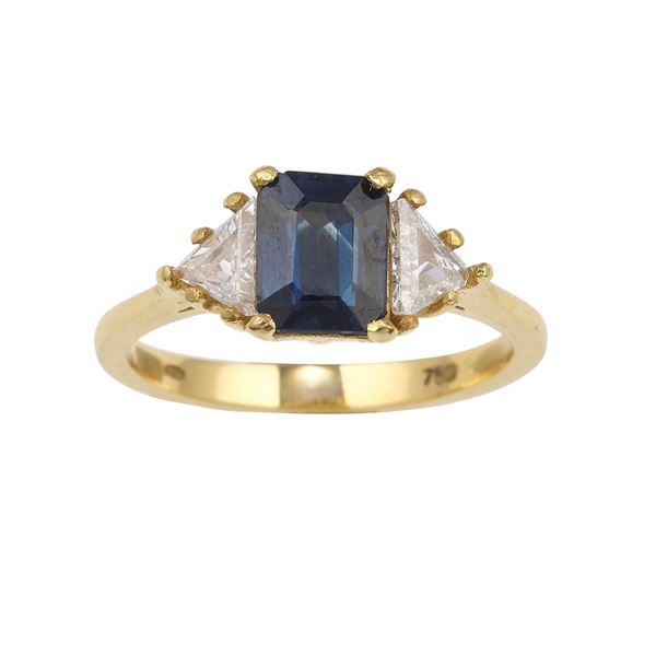 Sapphire, diamond and gold ring