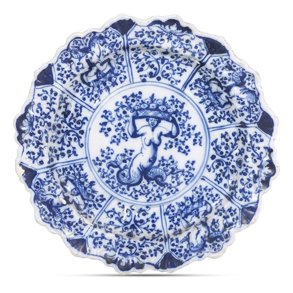 Piatto reale Savona, Manifattura Chiodo-Peirano, prima metà del XVIII secolo 