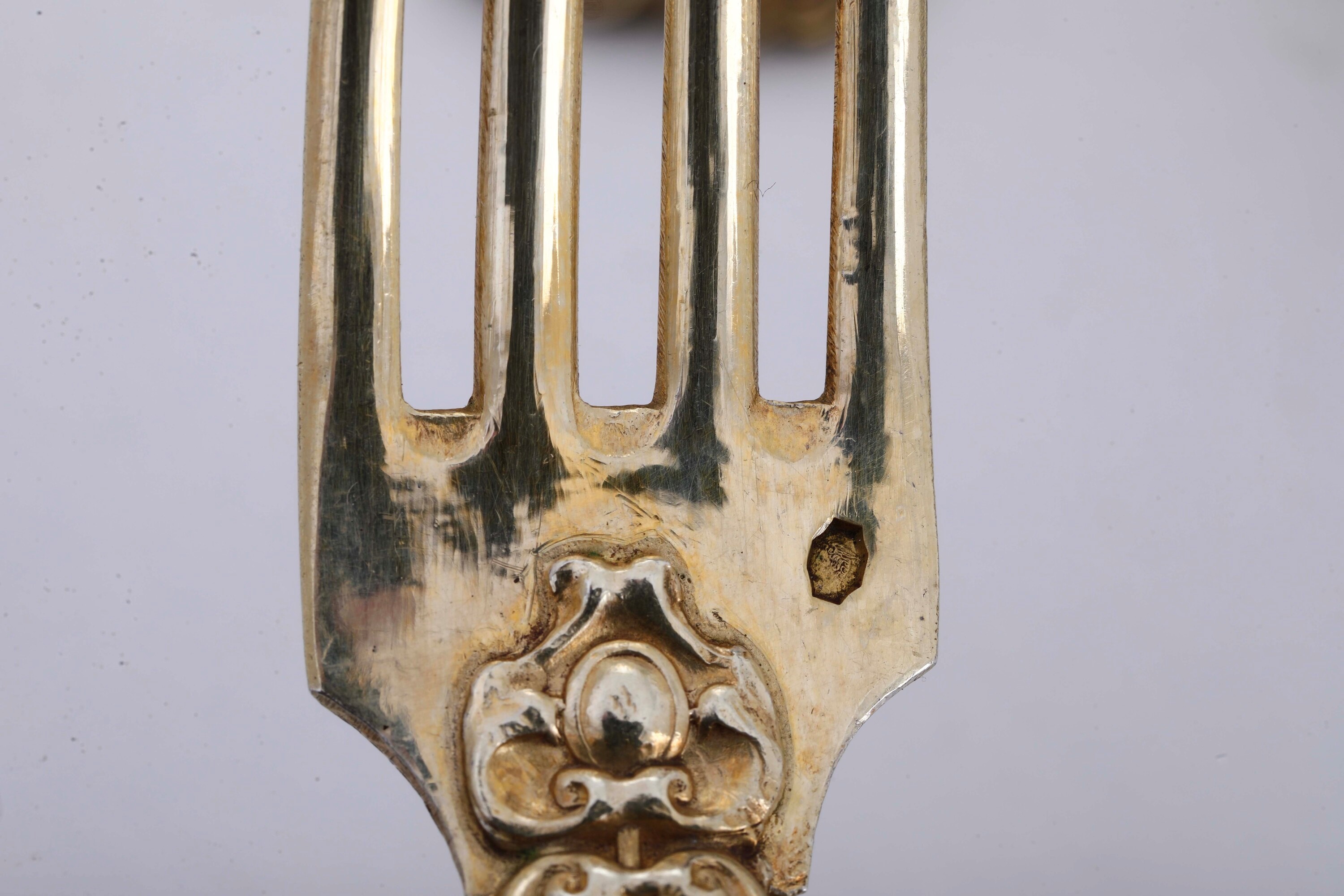 Servizio da dessert, argento fuso sagomato e dorato, marchi francesi di esportazione (1839-1878)