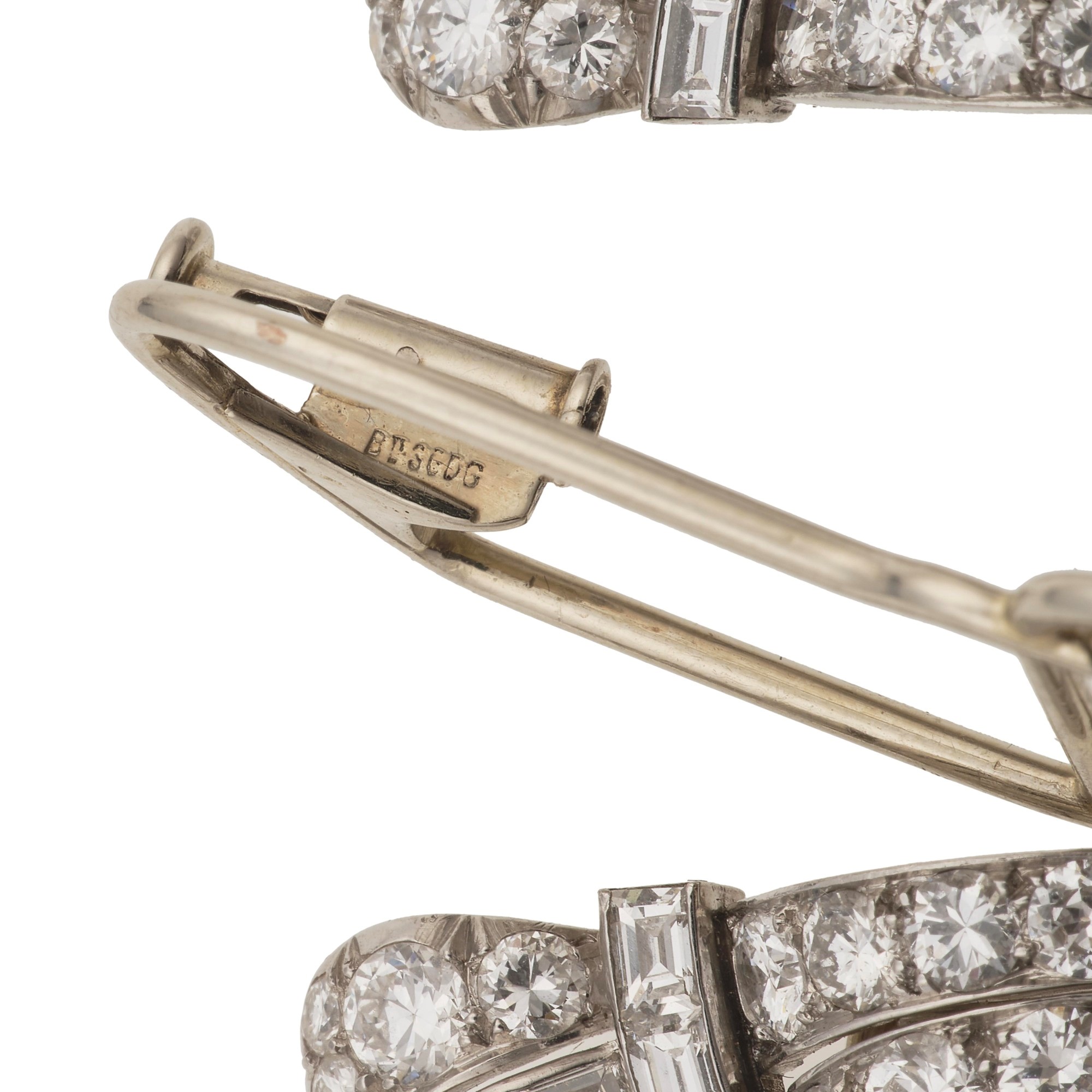 Spilla Douette con Diamanti Taglio Brillante e Taglio Baguette