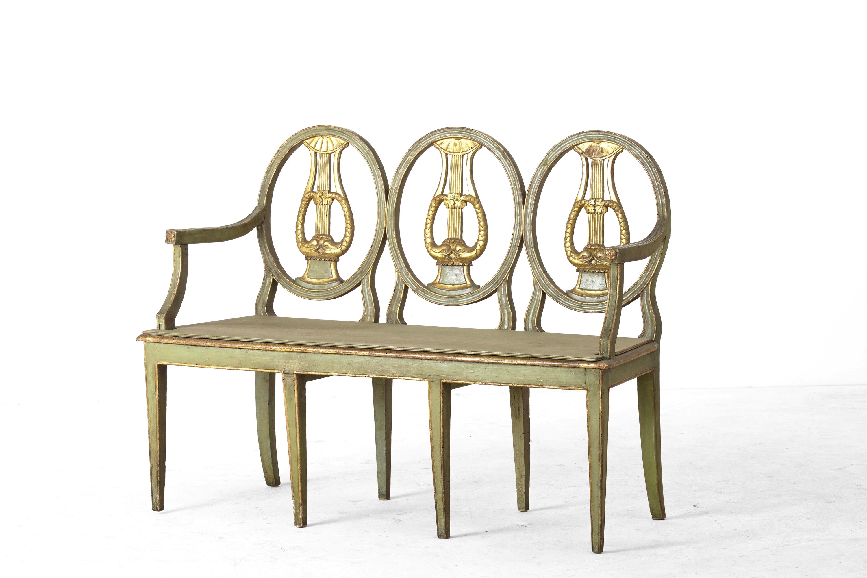 Divanetto di Gusto Luigi XVI in Legno Dipinto