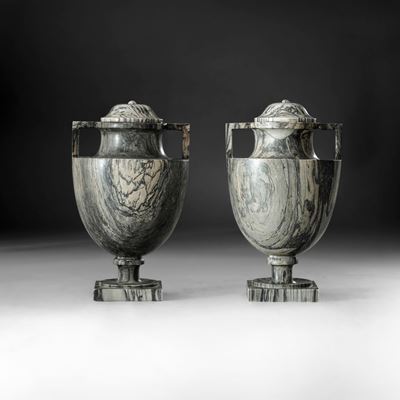Coppia di urne biansate, marmo cipollino, arte neoclassica italiana (Roma?), XVIII-XIX secolo