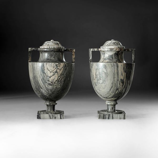 Arte neoclassica italiana (Roma?), XVIII-XIX secolo Coppia di urne biansate