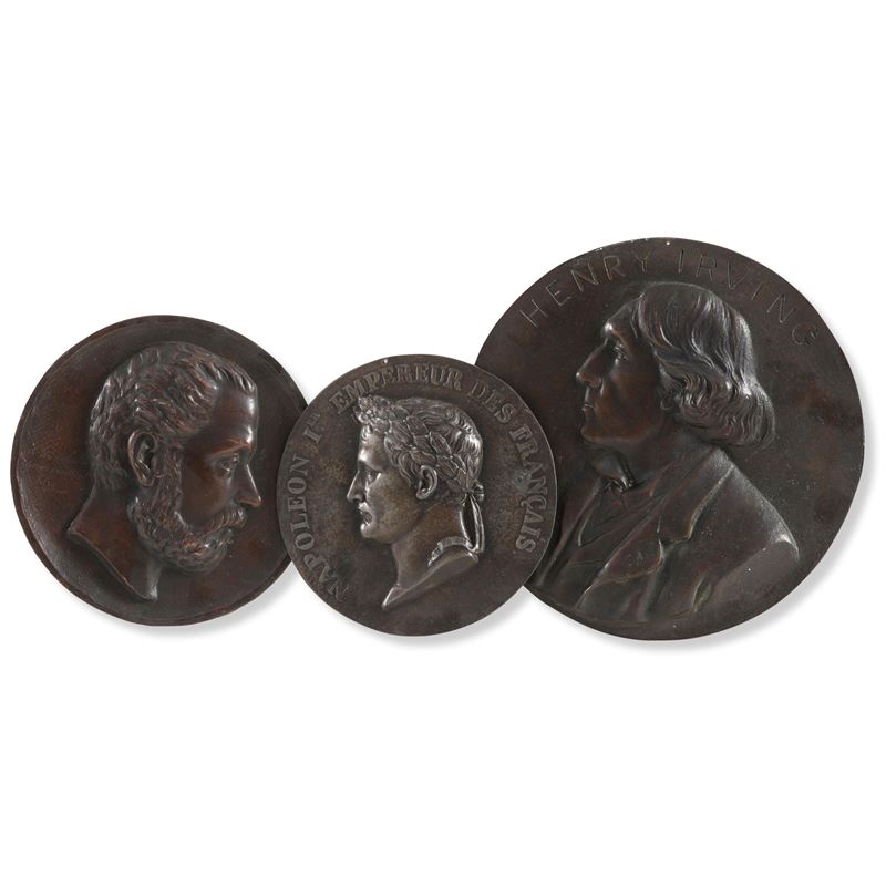 Tre medaglie in bronzo patinato  - Asta Oggetti d'Arte - La Wunderkammer di Ettore Mocchetti - Cambi Casa d'Aste