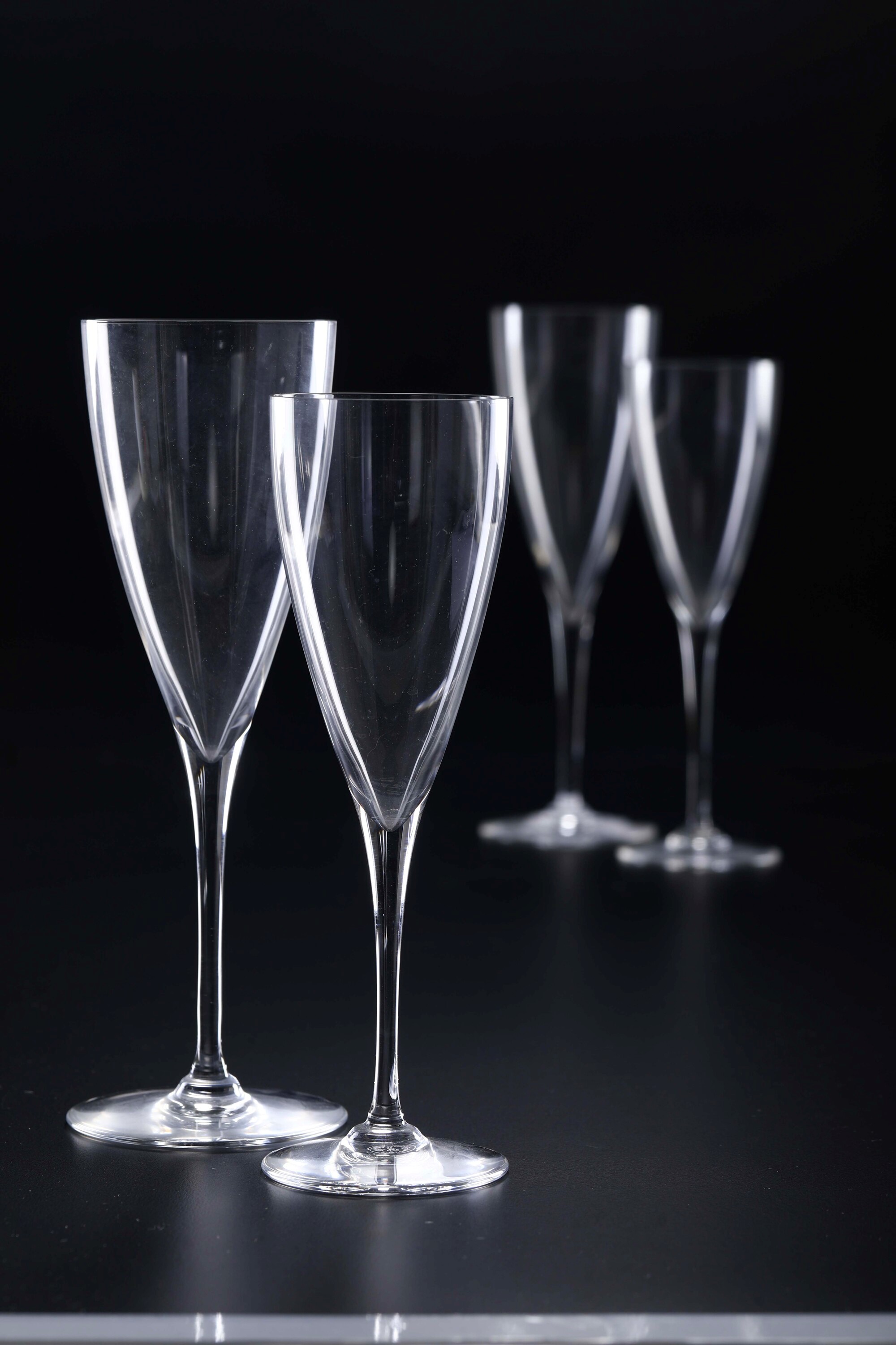 Baccarat, Servizio di calici “Dom Pérignon”, cristallo inciso all’acido (Francia)