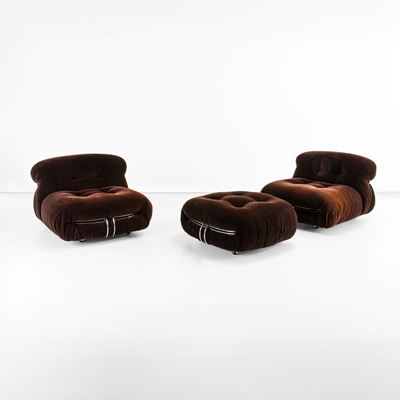 Due poltrone e pouf mod. Soriana, rivestiti in tessuto con struttura in tubolare cromato
