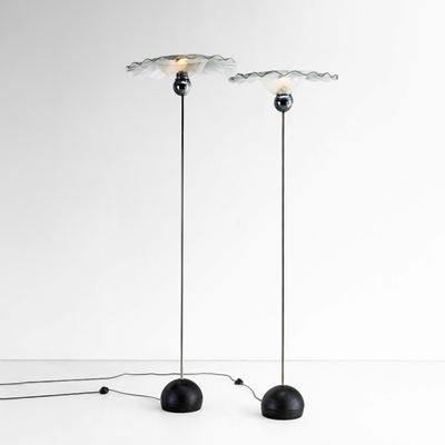 Lampade da terra mod. 824, vetro di Murano e metallo cromato