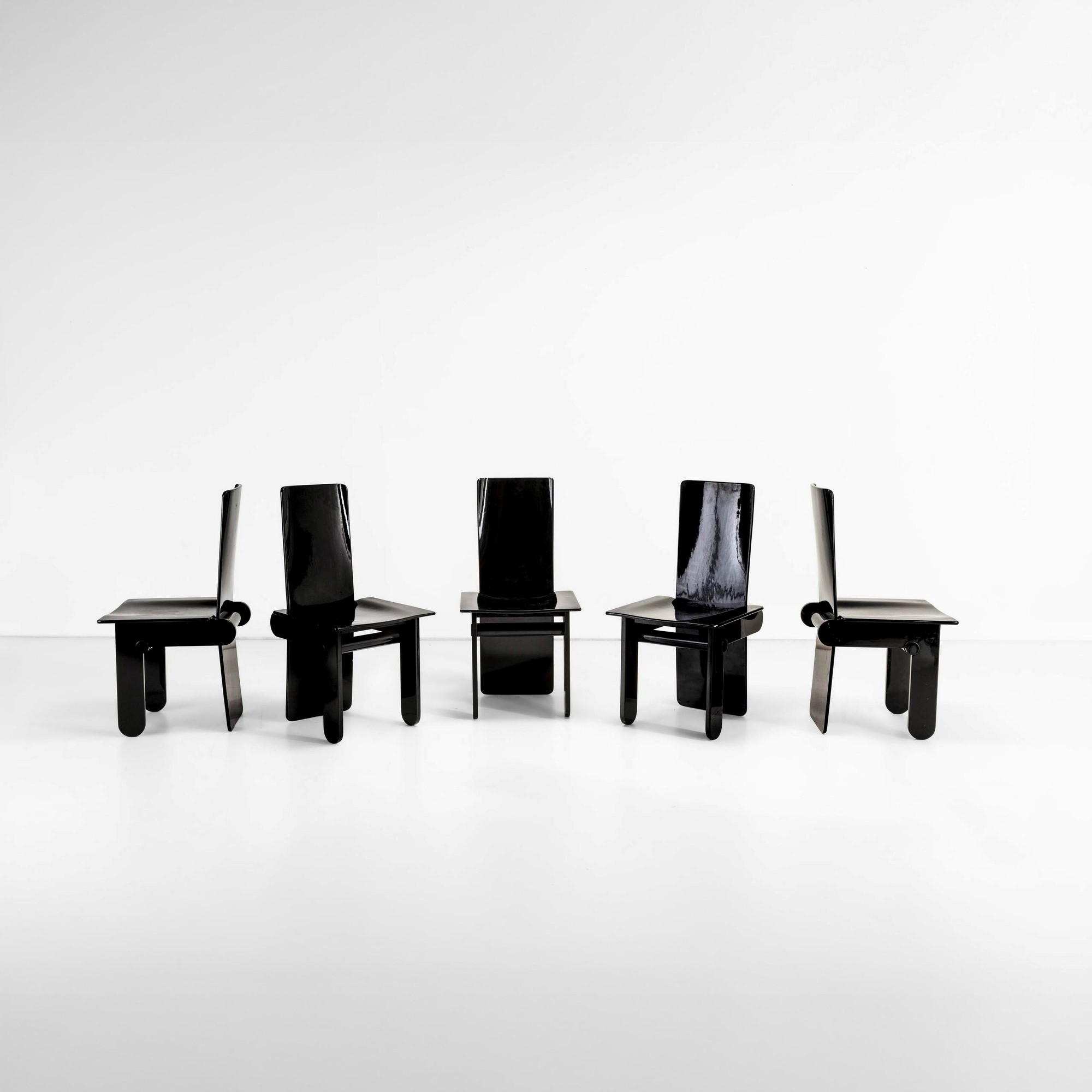 Gavina - Cinque sedie in legno laccato