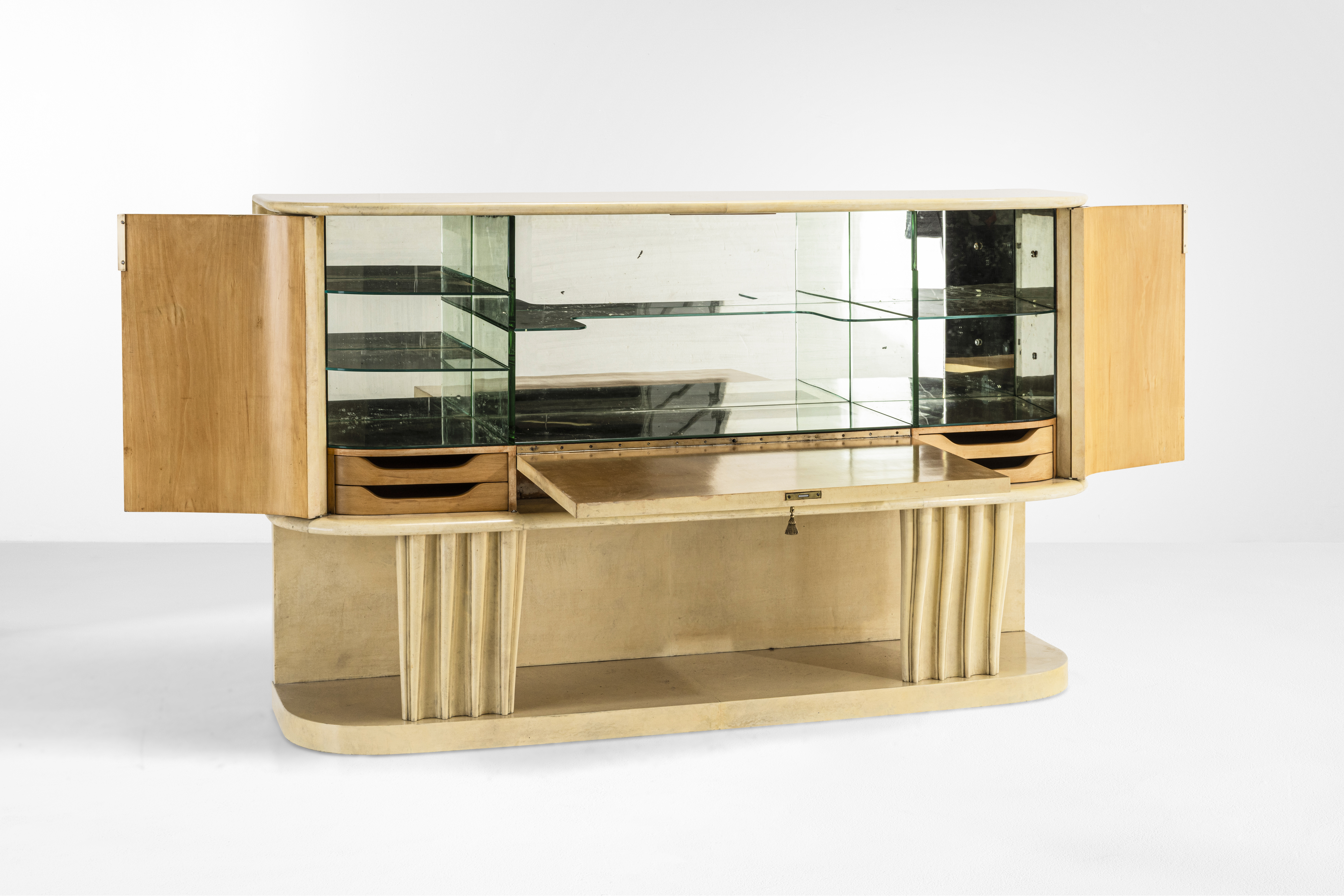 Grande mobile contenitore luminoso.