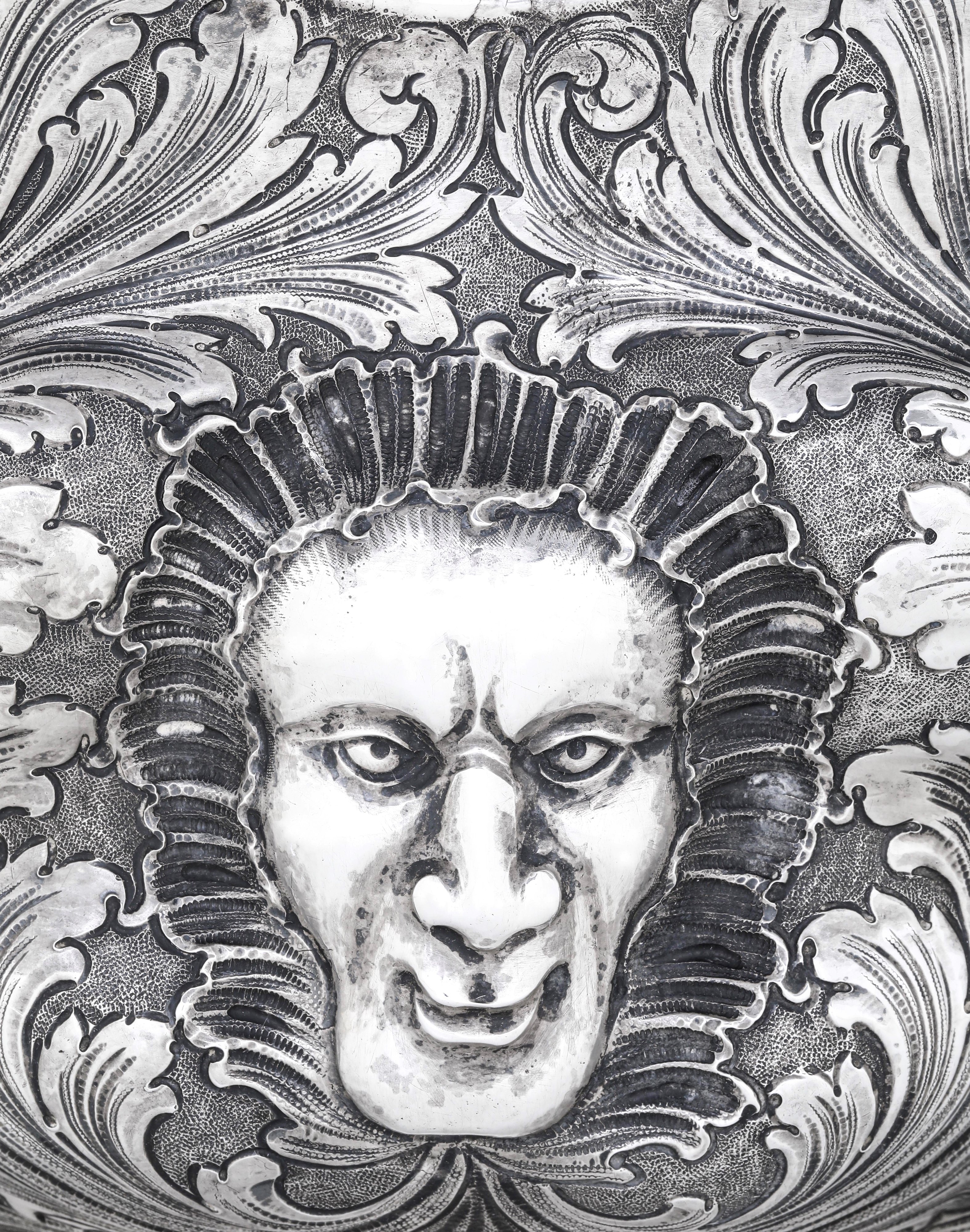 Centrotavola, argenteria artistica italiana, argento fuso e cesellato (prima metà del XX secolo)
