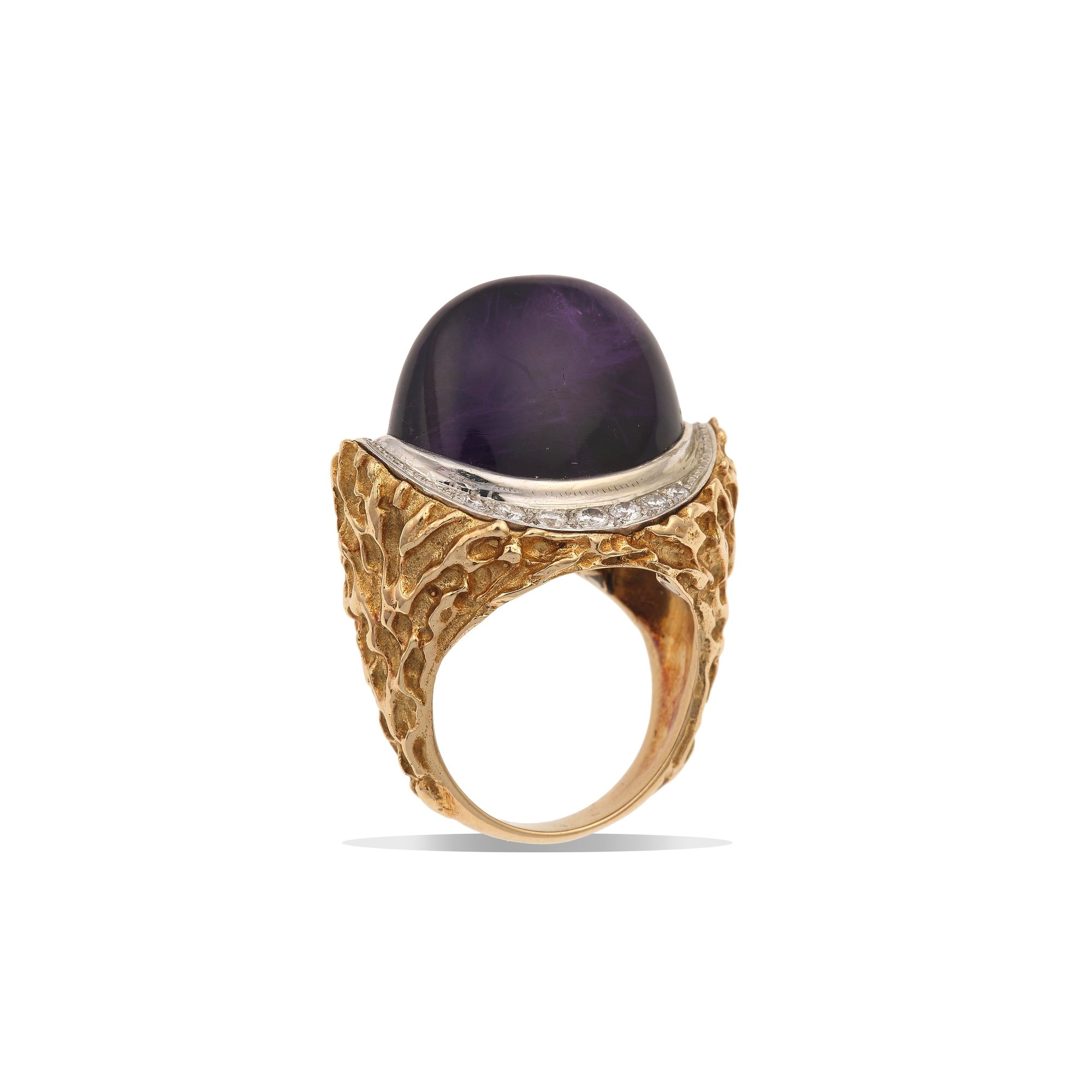 Anello con Ametista Taglio Cabochon e Diamanti