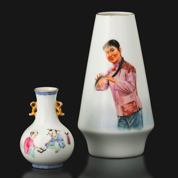 Lotto composto da vaso in porcellana raffigurante fanciulla e vaso biansato in porcellana raffigurante bambini, Cina, XX secolo