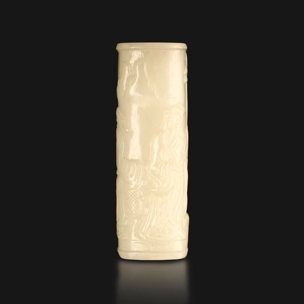 Bocchino in giada bianca con decori incisi, Cina, Dinastia Qing, XIX secolo
