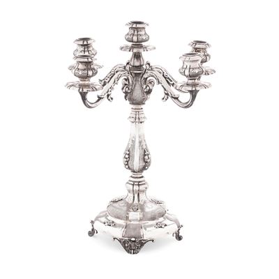 Candelabro neobarocco in argento fuso e sagomato, marchio con fascio littorio (1935–1945)