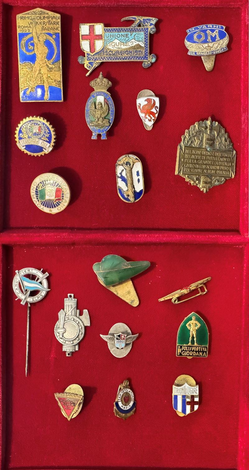 Lotto di diciotto distintivi. Soggetti vari.  - Auction Light Numismatics - Cambi Casa d'Aste