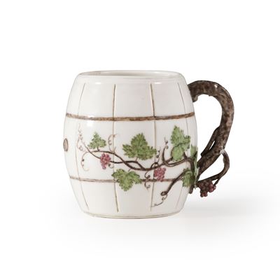 Real Fabbrica di Carlo di Borbone (Napoli), Tazza a botticella in porcellana decorata a Capodimon...