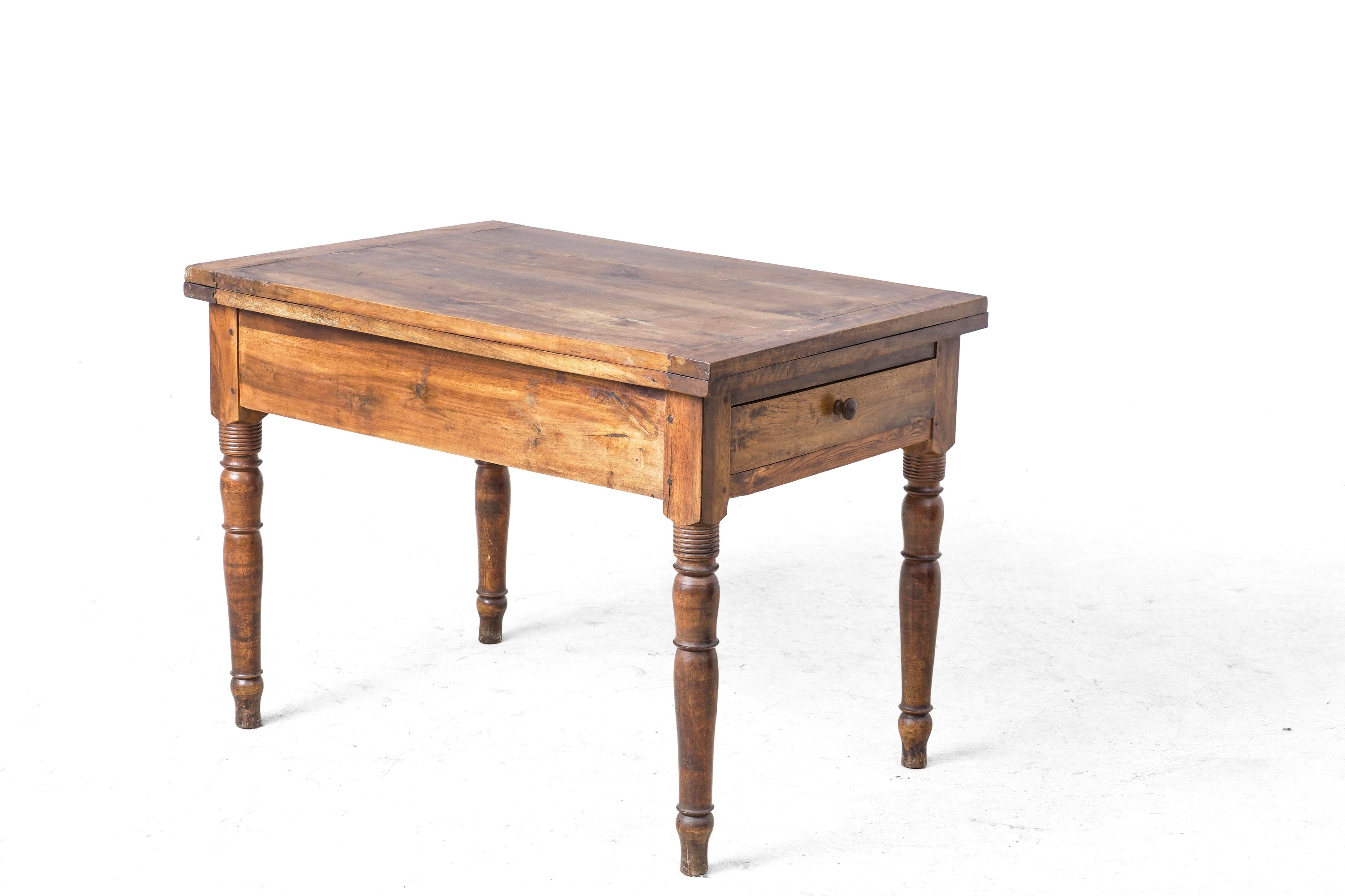 Tavolo da pranzo rustico, XIX secolo, con cassetto e gambe tornite