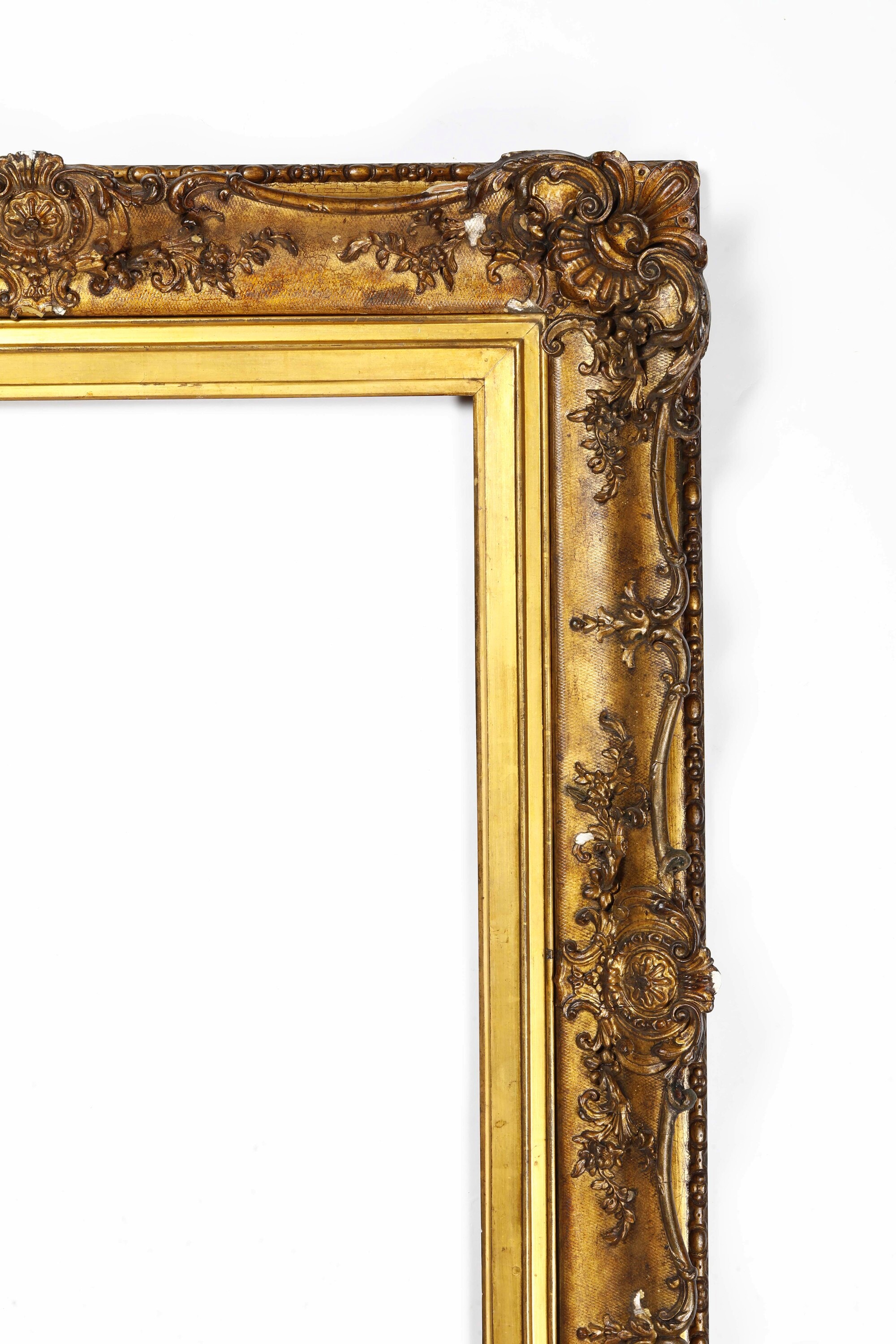 Cornice, Olanda, XIX secolo (legno e stucco dorato)