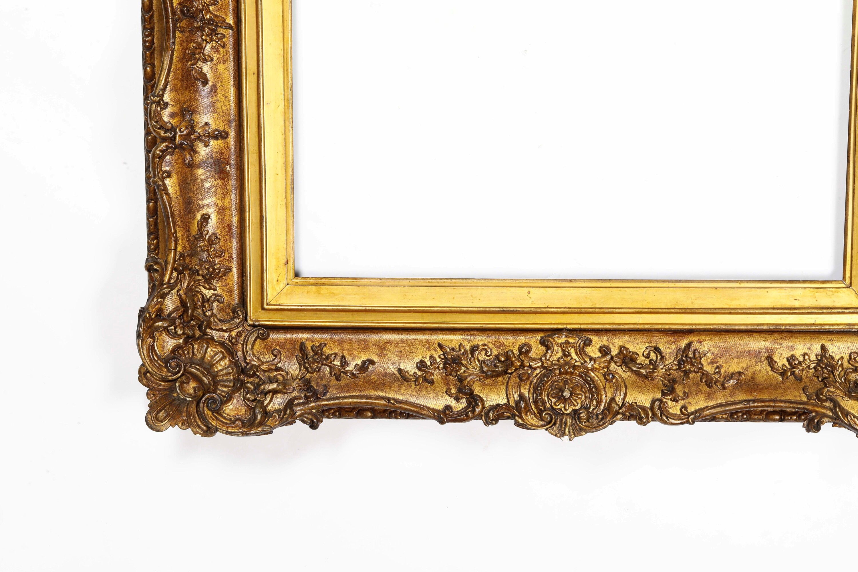 Cornice, Olanda, XIX secolo (legno e stucco dorato)