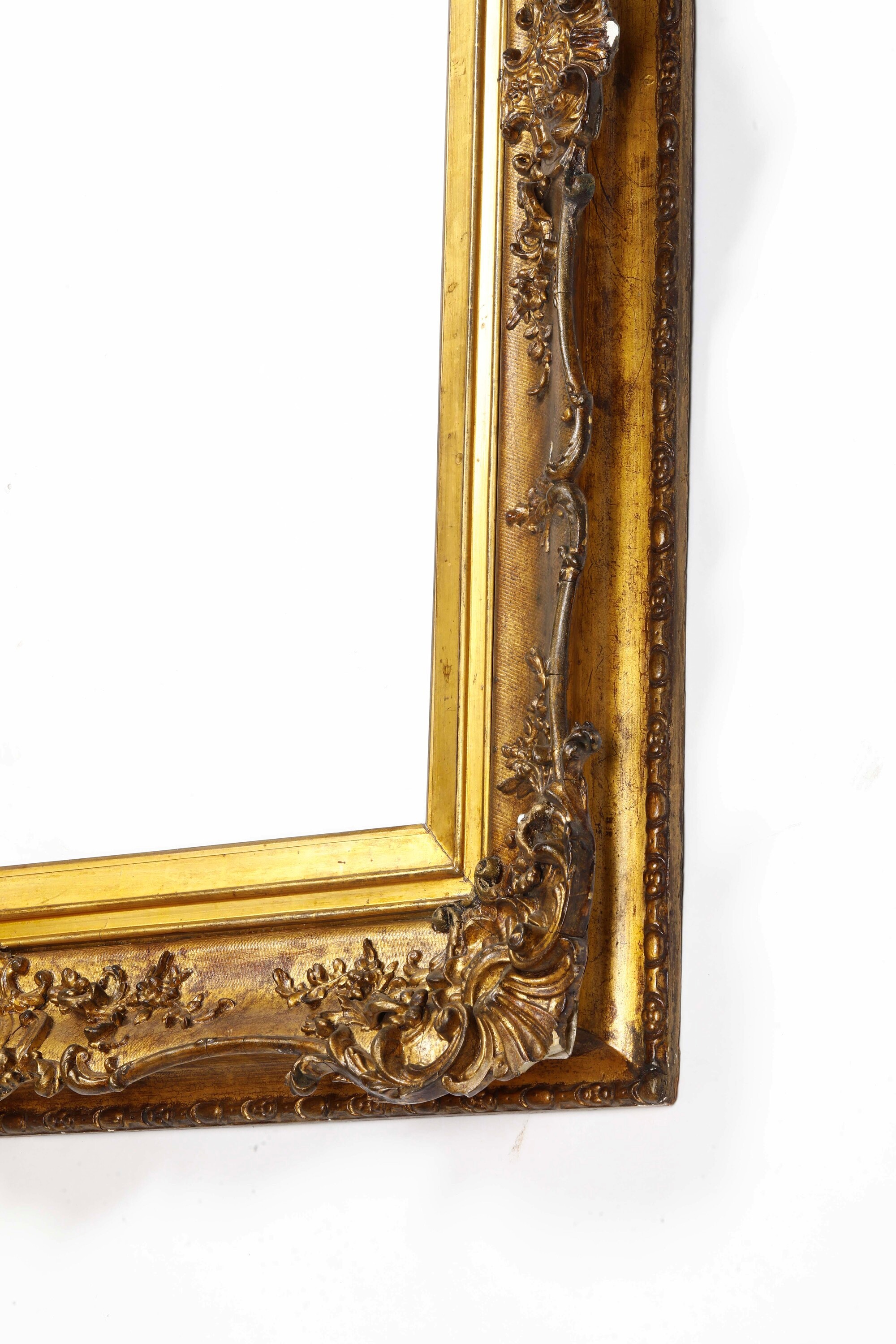 Cornice, Olanda, XIX secolo (legno e stucco dorato)