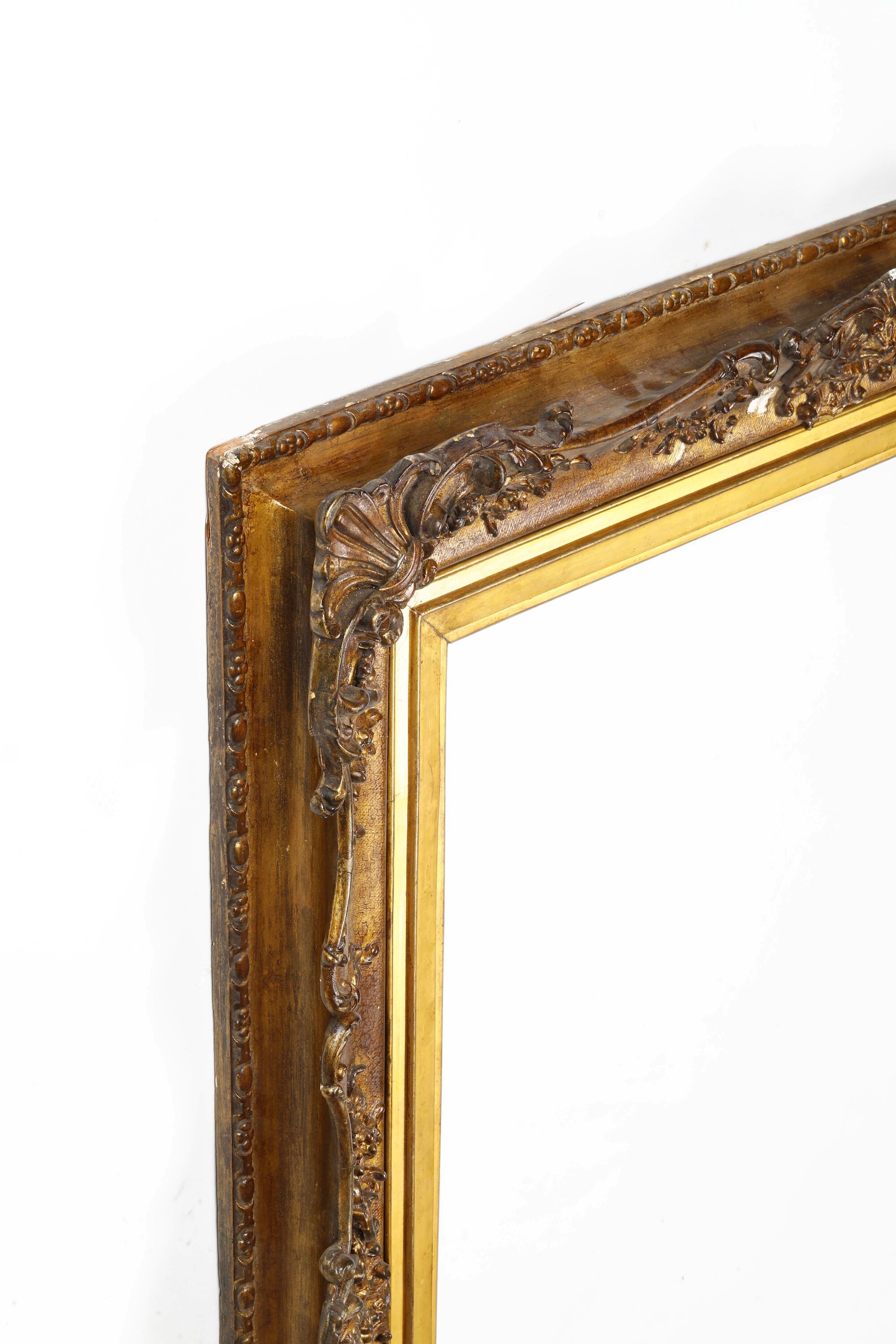 Cornice, Olanda, XIX secolo (legno e stucco dorato)