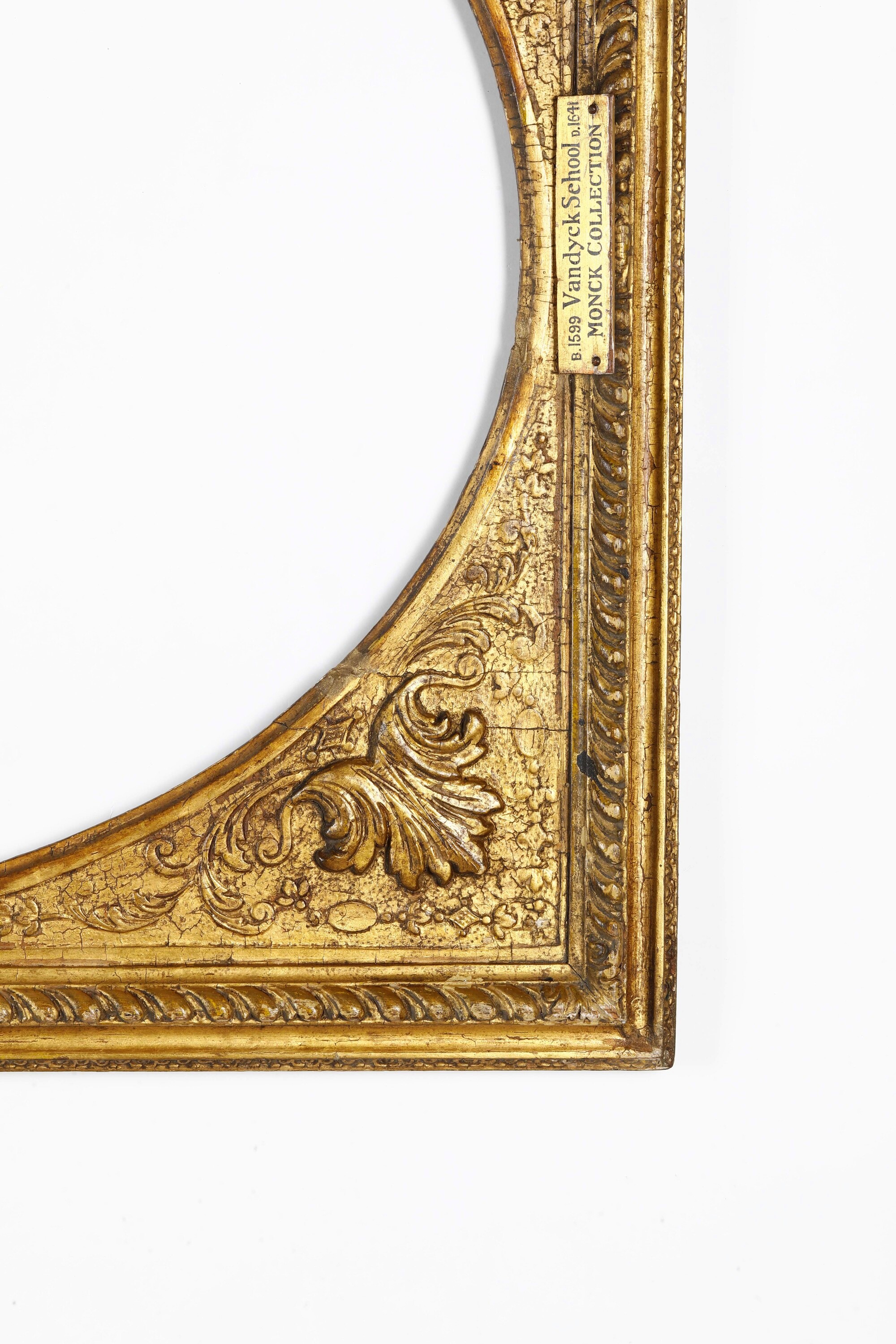 Cornice a luce ovale in legno dorato, XIX secolo